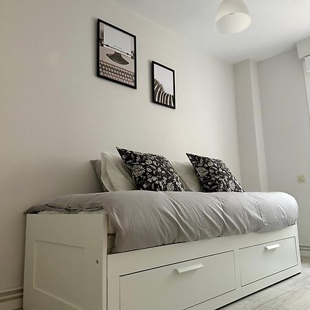 Cozy Flat 5 Mins From The Beach Хихон Экстерьер фото
