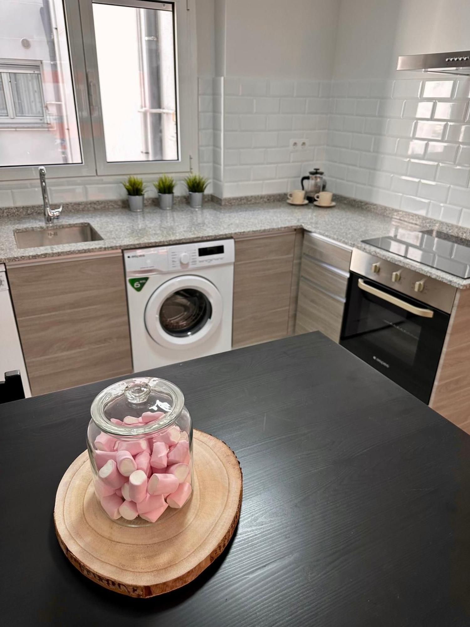 Cozy Flat 5 Mins From The Beach Хихон Экстерьер фото