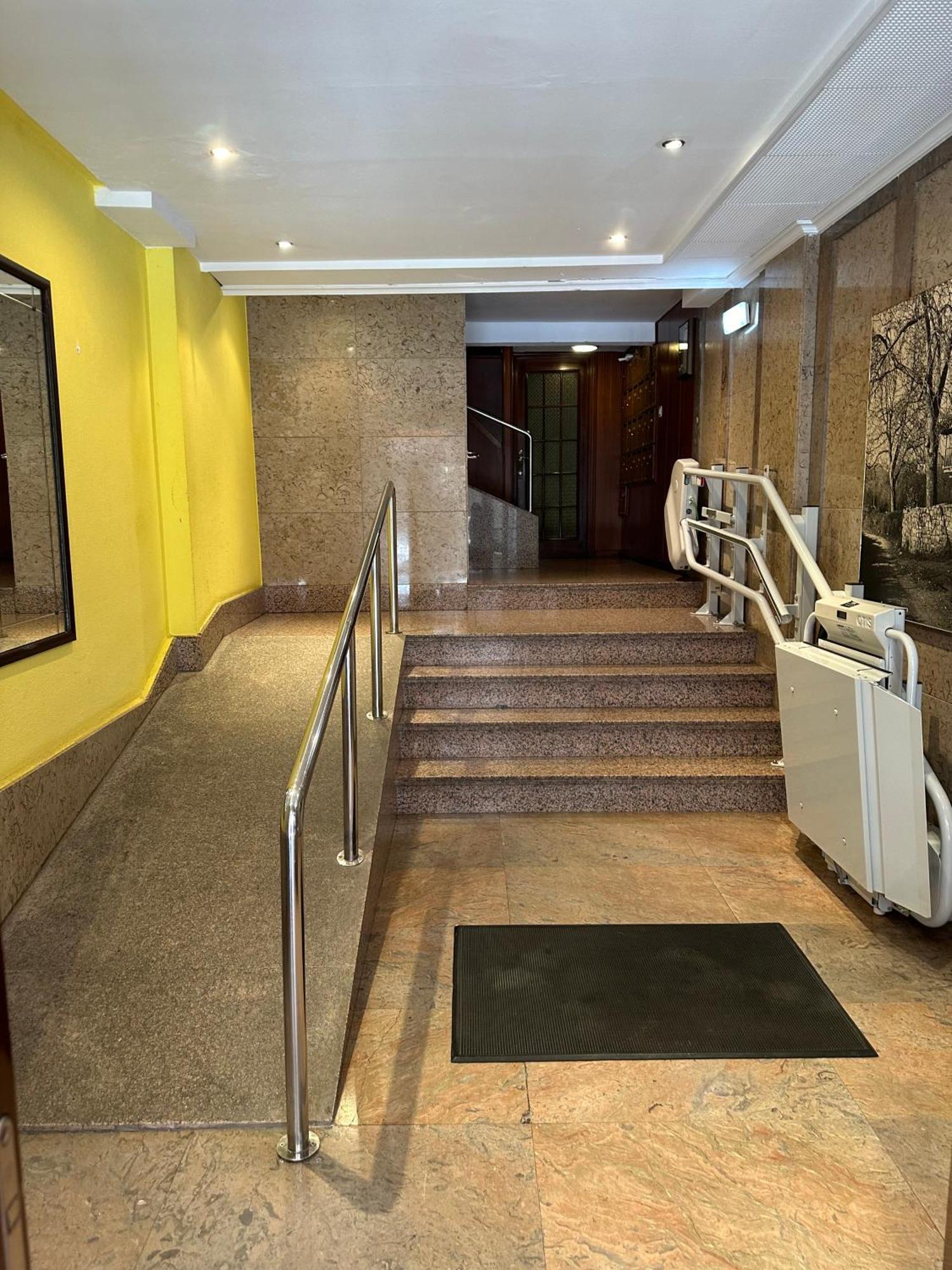 Cozy Flat 5 Mins From The Beach Хихон Экстерьер фото